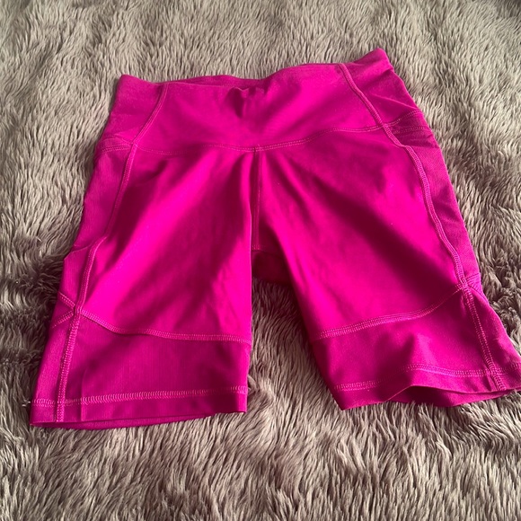 Biker shorts high waisted  with pockets size small NWOT - Picture 2 of 5